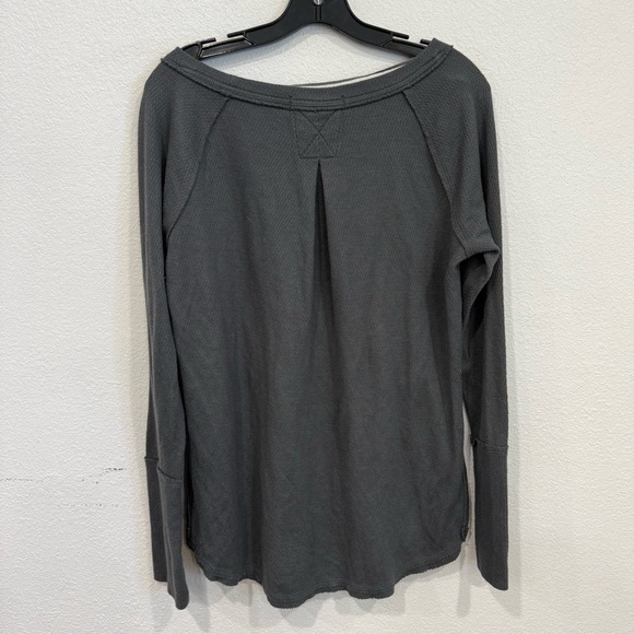 Free People We The Free Snowy Thermal Long Sleeve Grey Women’s Size Medium - Picture 4 of 5